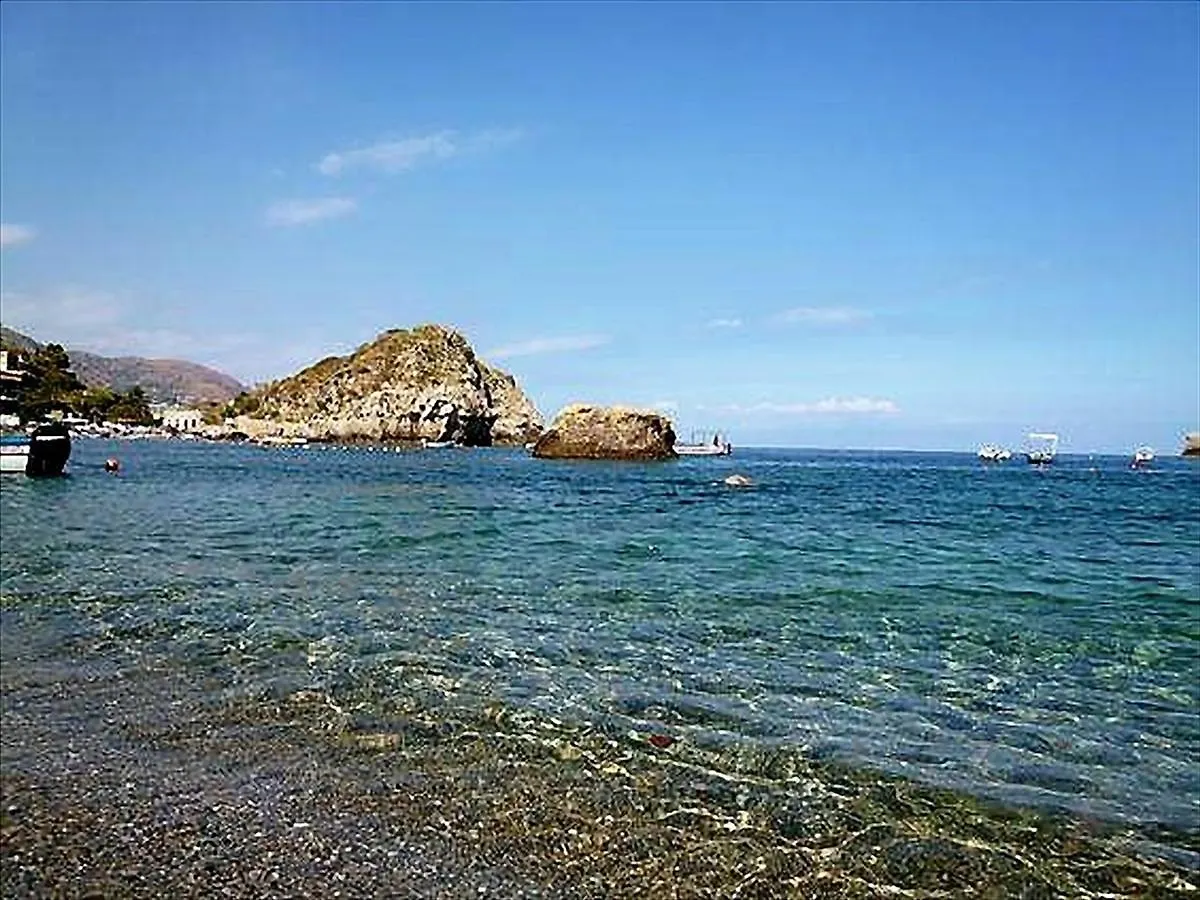 Taormina Beach Giardini Naxos Italien