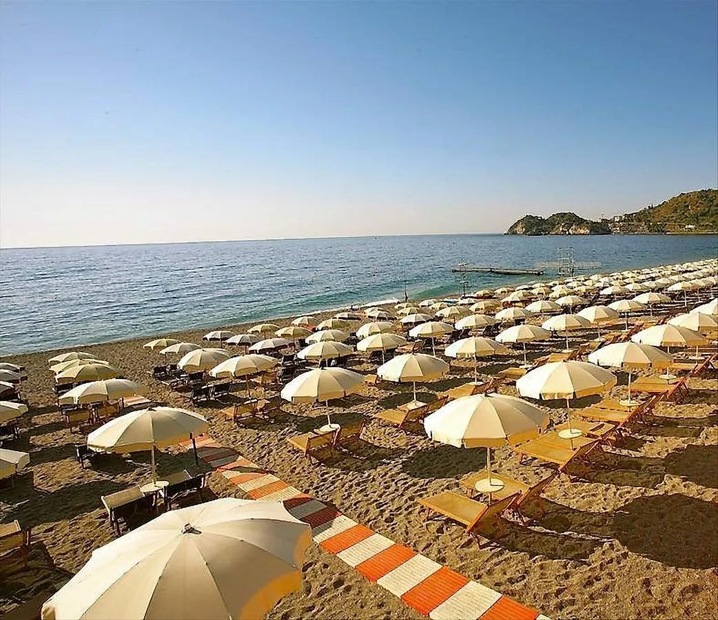 Taormina Beach Giardini Naxos 0*,  Italien