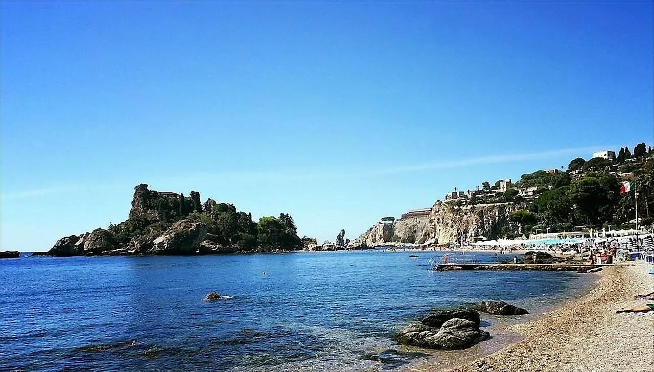 Taormina Beach Giardini Naxos Italien