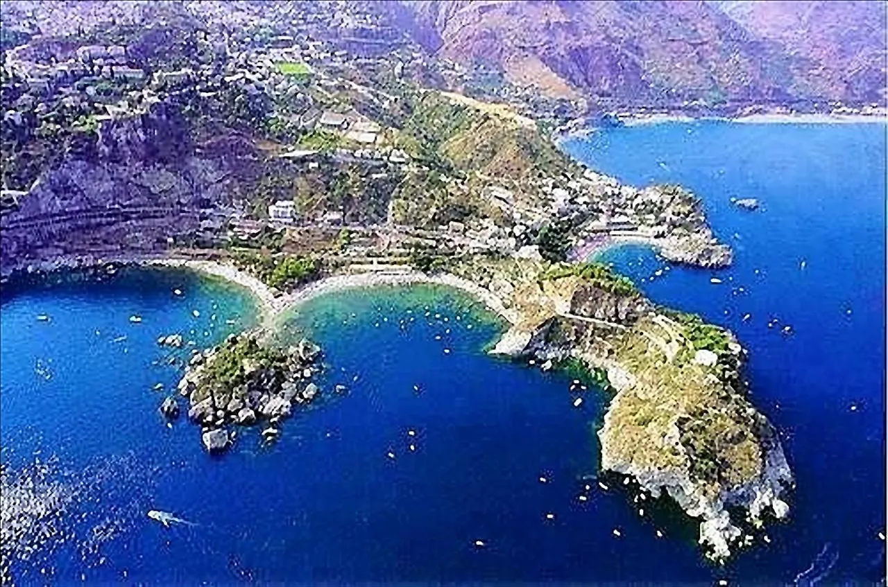 Taormina Beach Giardini Naxos